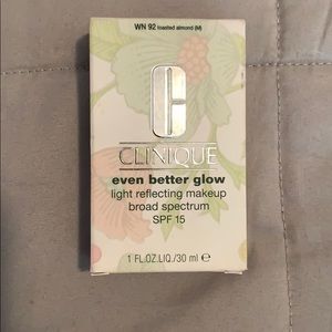 Clinique Even Better Glow Foundation